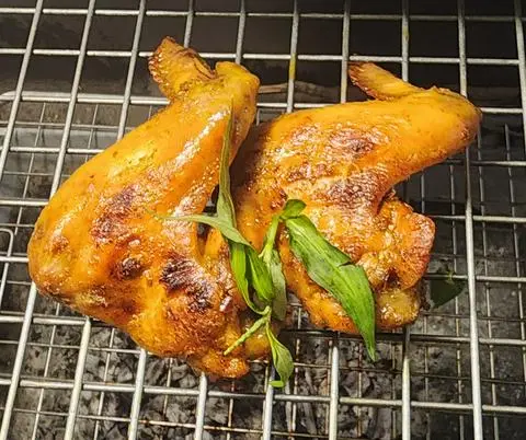 Hình ảnh CÁNH GÀ NƯỚNG SATẾ MẬT ONG 2 CÁI 