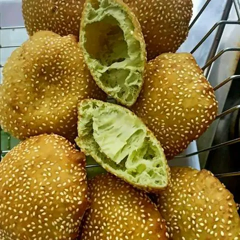 Hình ảnh Bánh tiêu lá dứa