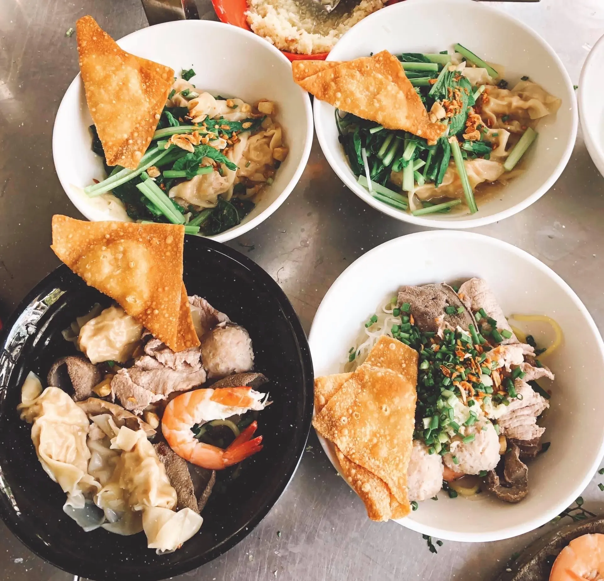 Hình ảnh Bún mì vàng thập cẩm