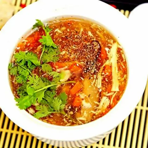 Hình ảnh Súp tổ yến, gà xé, yến huyết