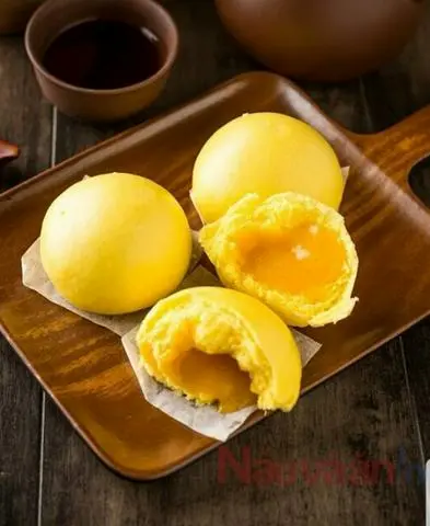 Hình ảnh Bánh bao kim sa nhân chảy - 1 cái