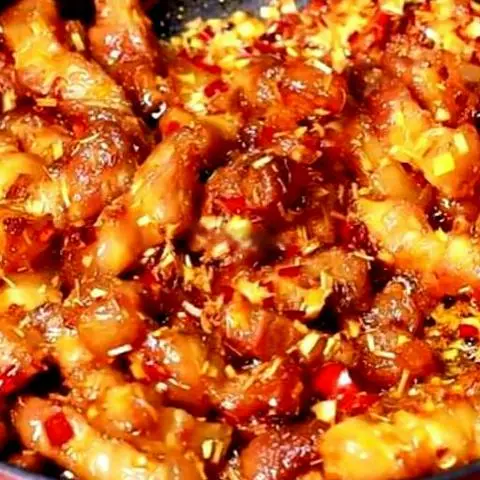 Hình ảnh Cơm thịt kho tiêu