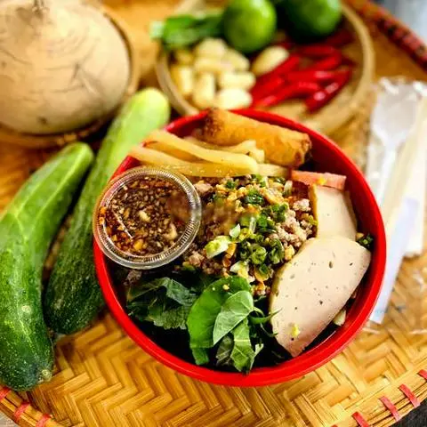 Hình ảnh Bún thịt xào củ sắn - nước tương tỏi ớt