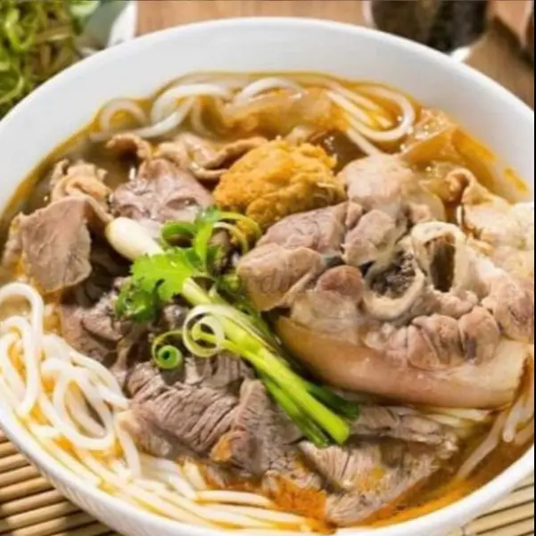 Hình ảnh Bún Bò Huế Tái+ Giò 