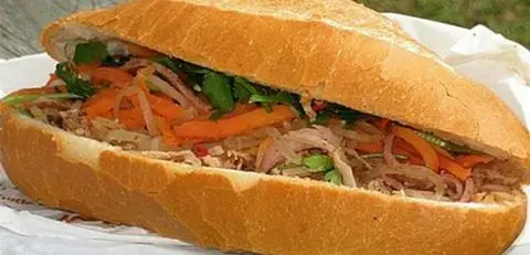 Hình ảnh Bánh mì bì - thịt khìa