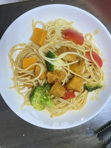 Hình ảnh Spaghetti thịt xông khói sốt BBQ