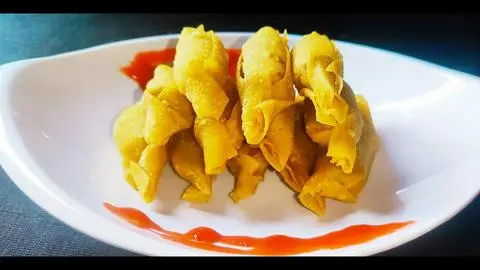 Hình ảnh Hoành thánh cuộn xúc xích - 4 viên