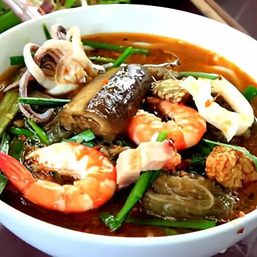 Hình ảnh Bún mắm tôm - mực - cá