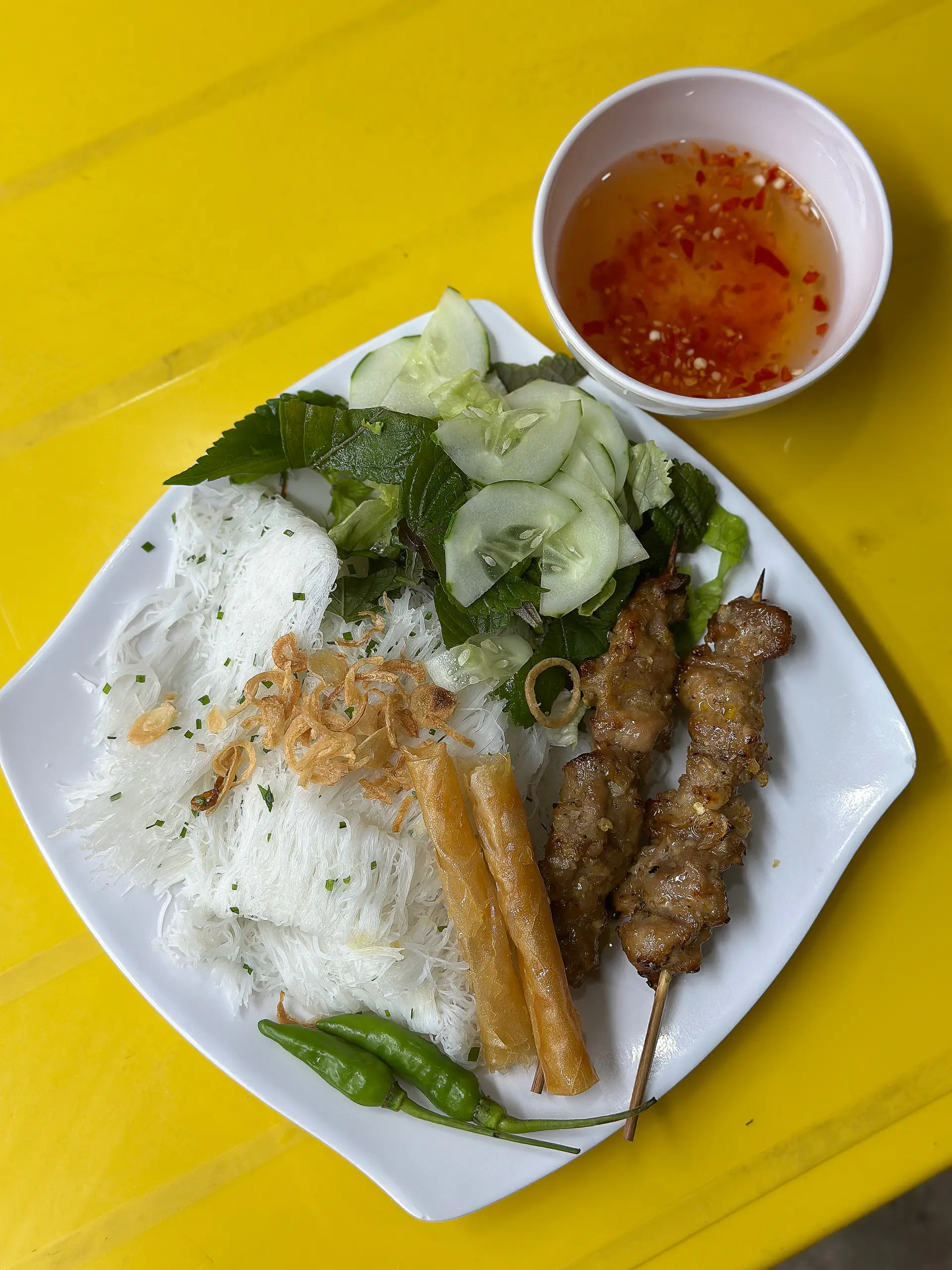 Hình ảnh bánh hỏi thịt nướng