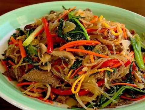 Hình ảnh Miến Trộn Heo Xào Cay ?