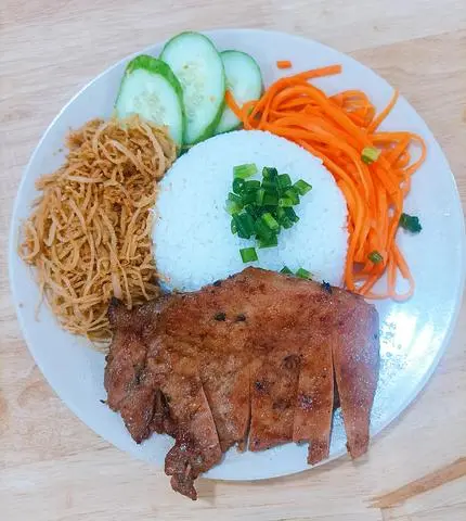 Hình ảnh Cơm tấm sườn bì