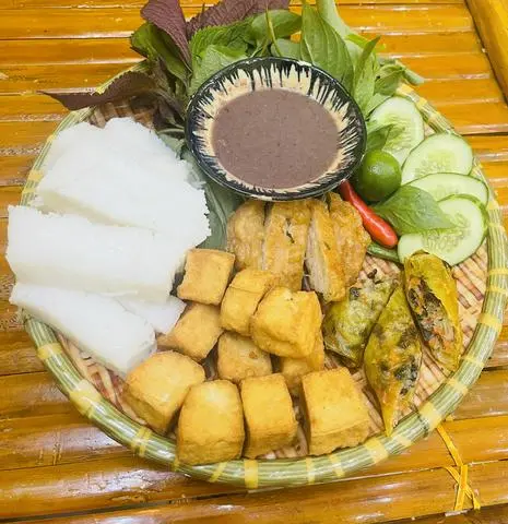 Hình ảnh Bún đậu chả cốm chả giò