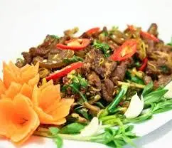 Hình ảnh Heo rừng lai xào sả ớt