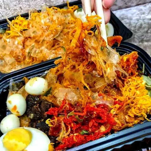 Hình ảnh Bánh tráng trộn nhiều bò