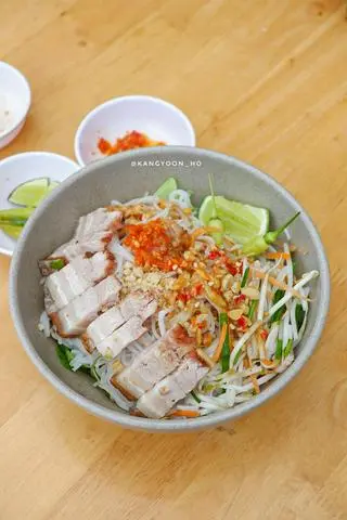 Hình ảnh bún heo quay