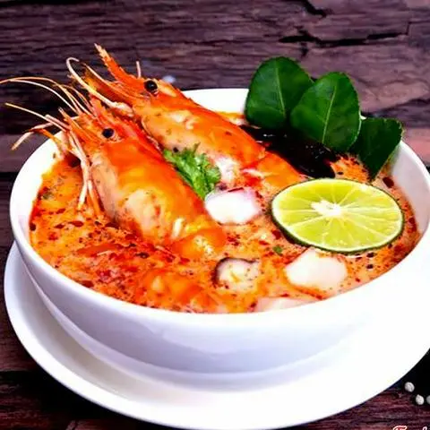 Hình ảnh Tôm yum nước đỏ