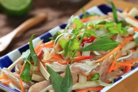 Hình ảnh Combo 2 gỏi(L) -  bao tử cá chẽm - da cá và gỏi tai heo đu đủ