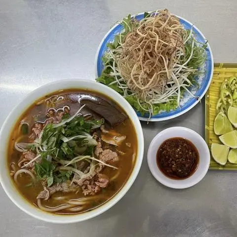 Hình ảnh Bún bò tái 