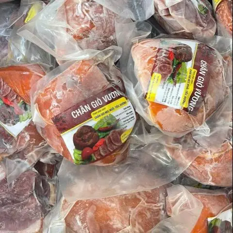 Hình ảnh Chân giò hun khói rút xương (500g) 