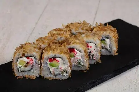 Hình ảnh Cuộn phô mai, bơ trái -  tẩm cá bào sấy