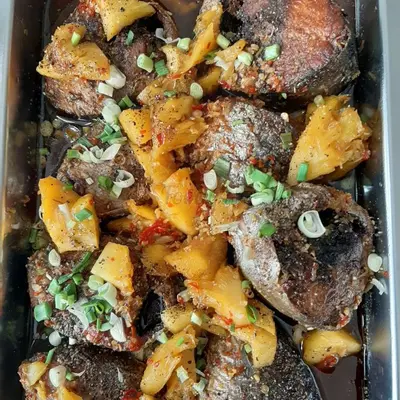 Hình ảnh Cơm cá ngừ kho thơm