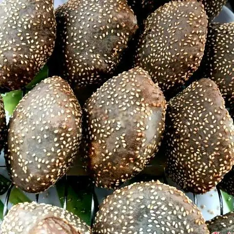 Hình ảnh Bánh tiêu than tre