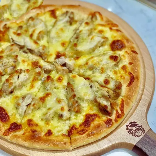 Hình ảnh Pizza Gà Sốt BBQ Cheese