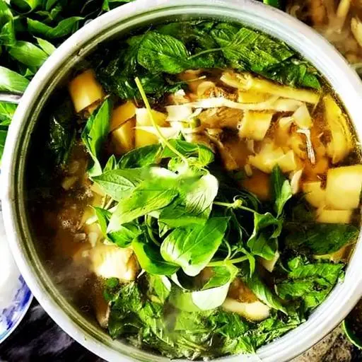 Hình ảnh Lẩu gà lá é nhỏ
