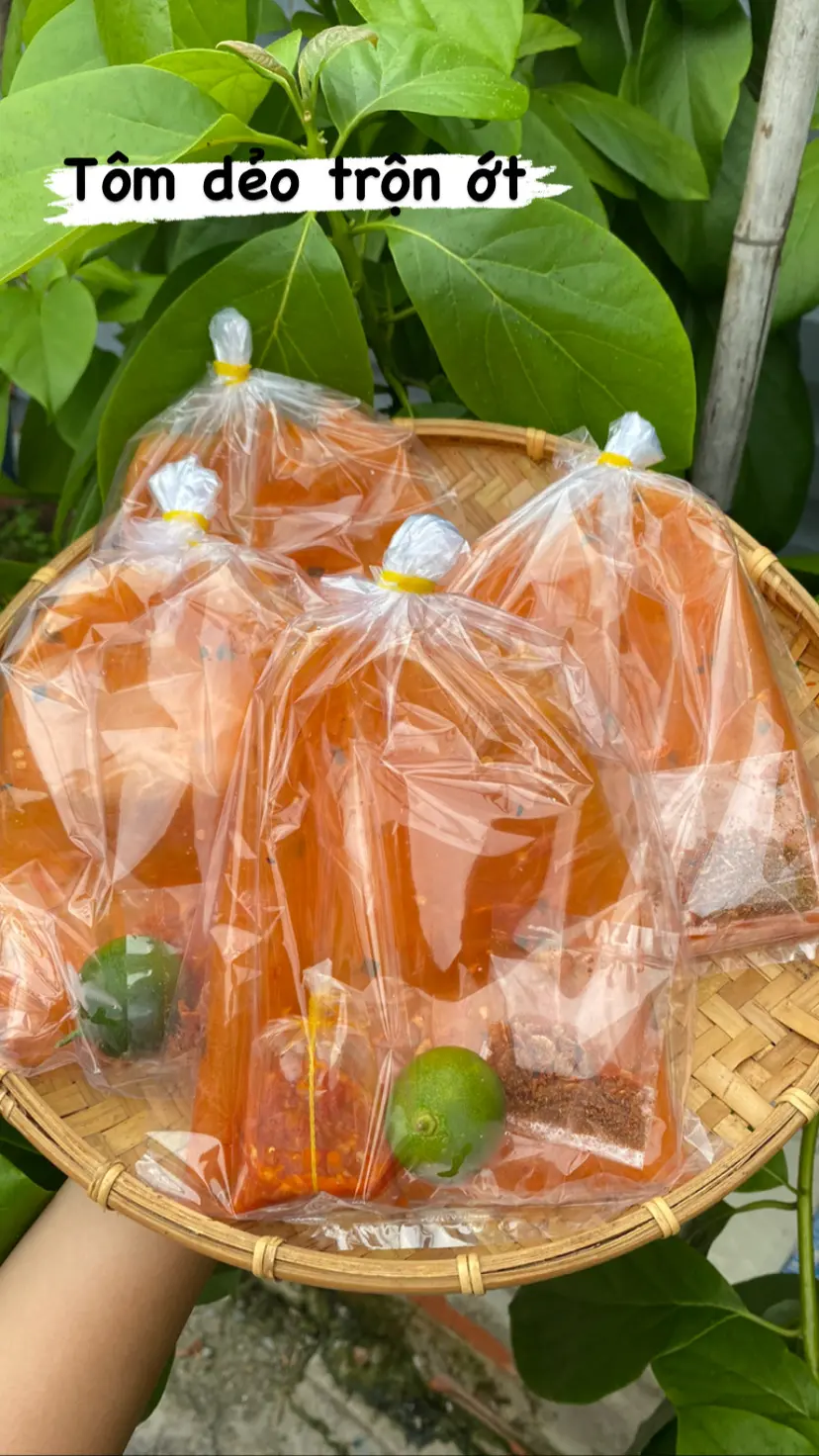 Hình ảnh Bánh tráng tôm dẻo chấm ớt