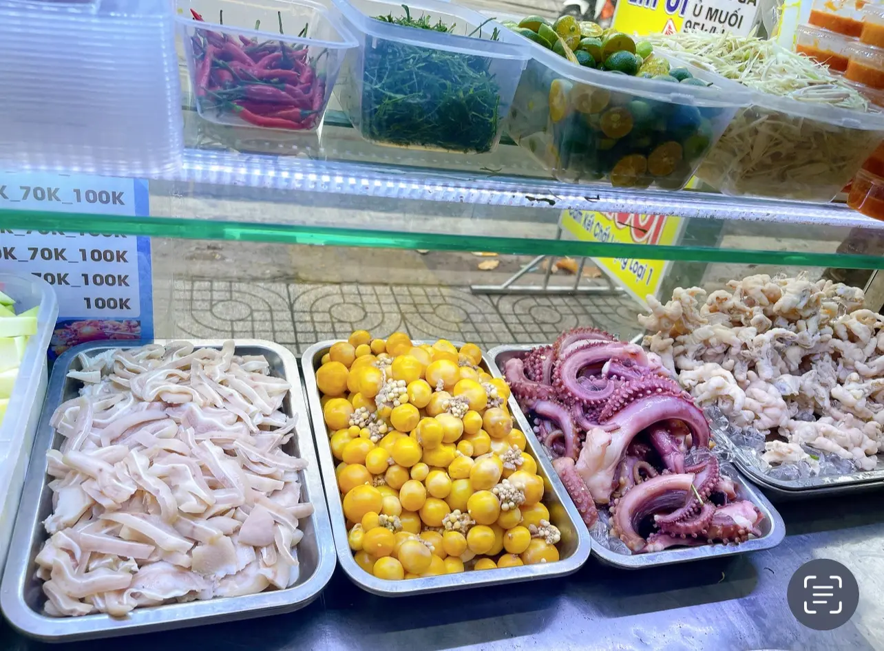 Hình ảnh Chân Gà + Bạch Tuộc sốt Thái