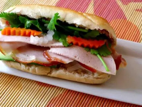 Hình ảnh bánh mỳ. thịt Nguội 