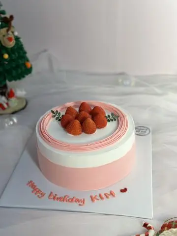 Hình ảnh Bánh kem size 18 - Mẫu bánh nữ