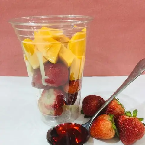 Hình ảnh Ly mix 2 loại - dâu tây - xoài dầm yogurt