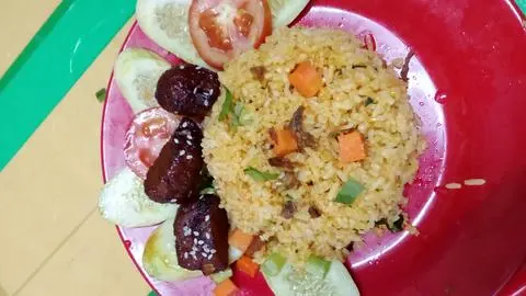 Hình ảnh cơm chiên 2 cục sườn dừa 