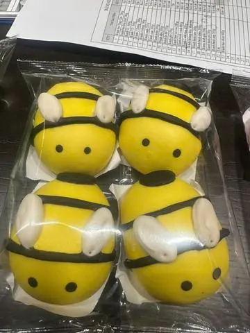 Hình ảnh BÁNH BAO CON ONG NHÂN KIM SA