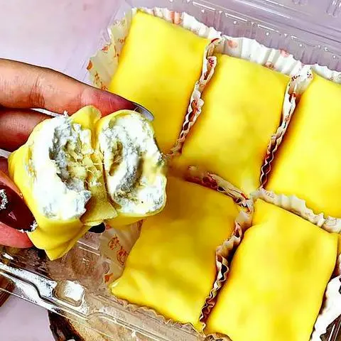 Hình ảnh Hộp crepe sầu riêng 6 bánh