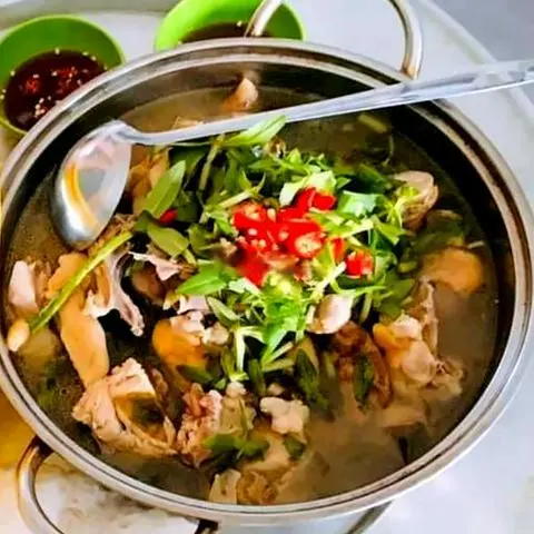 Hình ảnh Lẩu gà lá giang 2-3 người