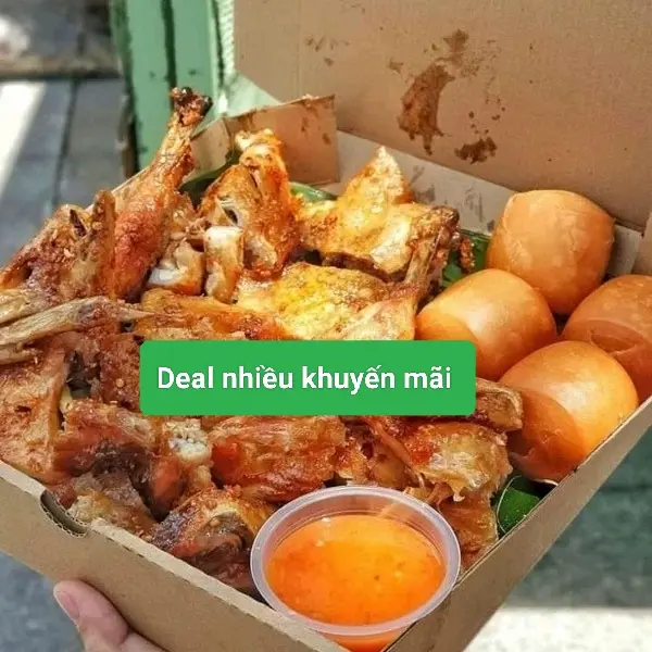 Hình ảnh Combo 1 gà nướng sốt mắm nhĩ + 5 bánh bao Chiên