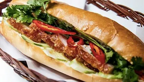 Hình ảnh Bánh Mì Gà Cay 