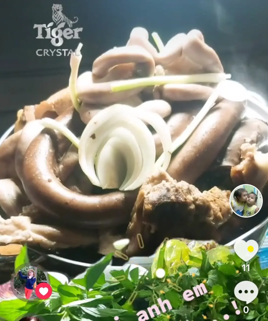 Hình ảnh lòng heo hấp nóng 