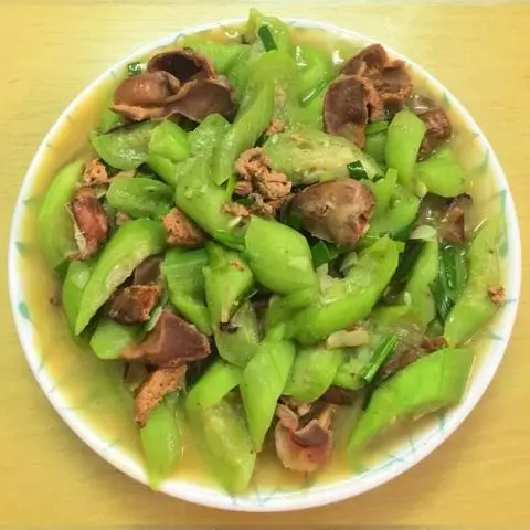 Hình ảnh Lòng mề xào mướp