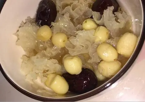 Hình ảnh Chè Hạt sen nấm tuyết