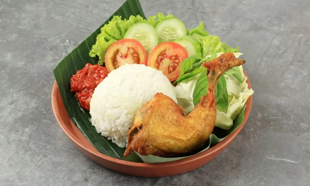 Hình ảnh cơm Gà Xối Mỡ 