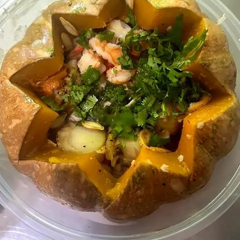 Hình ảnh Óc heo chưng bí đỏ - hải sản