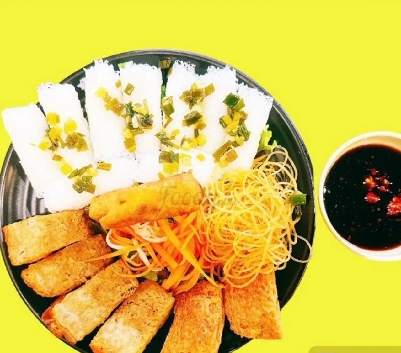 Hình ảnh Bánh Hỏi Heo Quay Chả Giò Chay