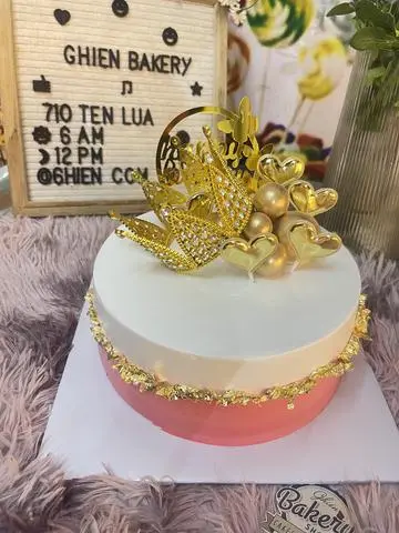 Hình ảnh bánh kem mẫu nữ 20cm mã 02