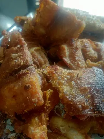 Hình ảnh Cơm cá nóc chiên giòn
