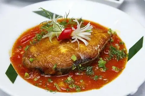 Hình ảnh Cơm cá thu sốt cà 