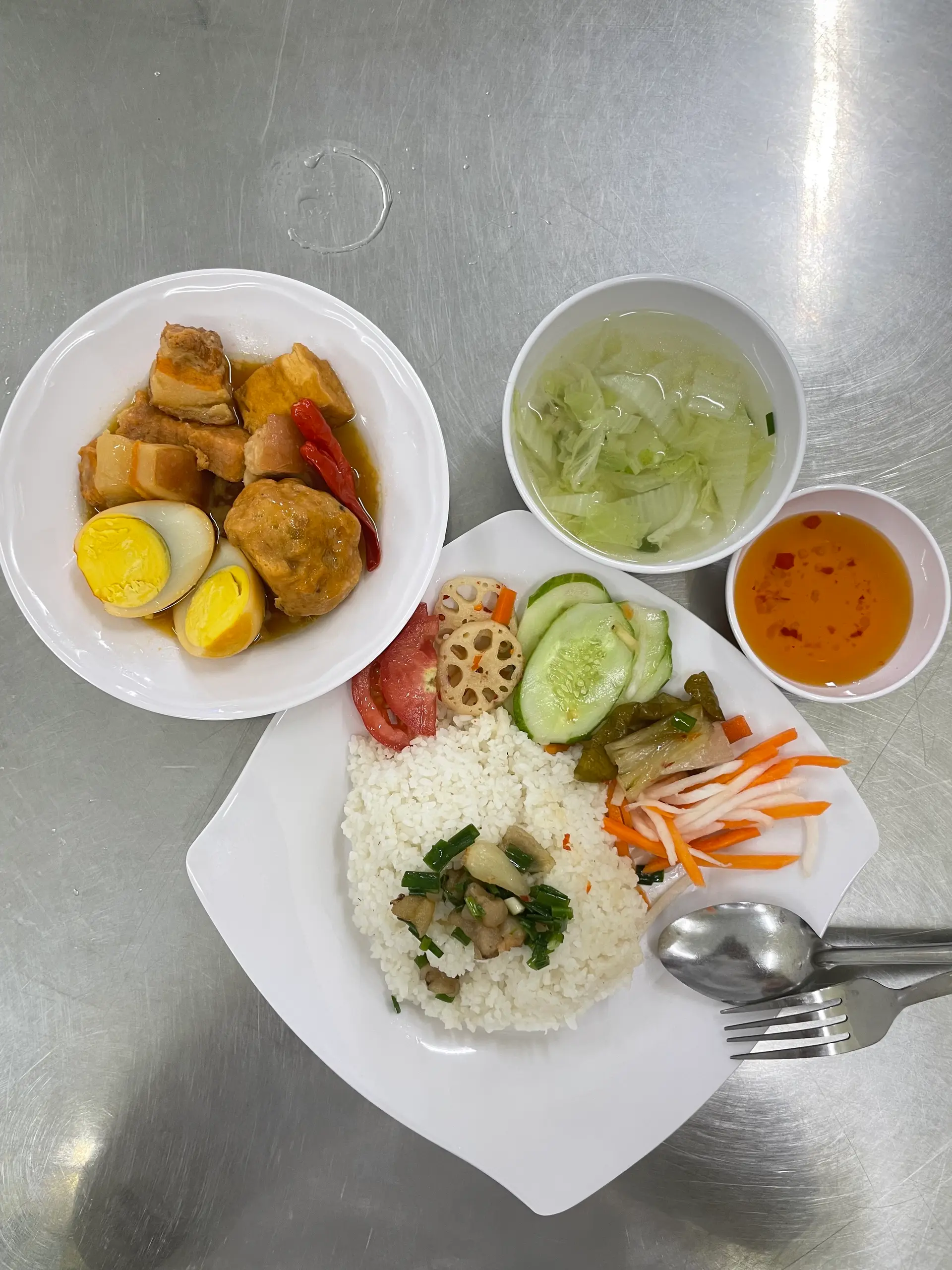 Hình ảnh Cơm Thịt Kho Trứng