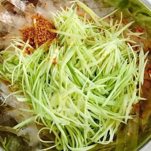 Hình ảnh Bánh tráng trộn Rau Xoài (CHAY)